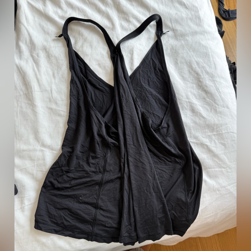 Lululemon workout top - Picture 2 of 5